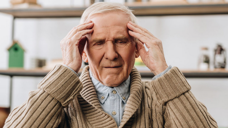 Bệnh teo não ở tuổi già gây ra những ảnh hưởng nghiêm trọng tới chức năng của não bộ