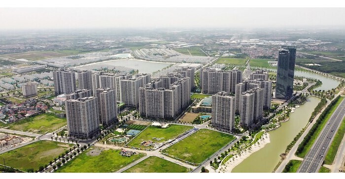 Tại Hà Nội, giá căn hộ chung cư rao bán ghi nhận tăng liên tục trên cả thị trường sơ cấp (bán từ chủ đầu tư) và thứ cấp (người mua của chủ đầu tư sau đó bán lại).