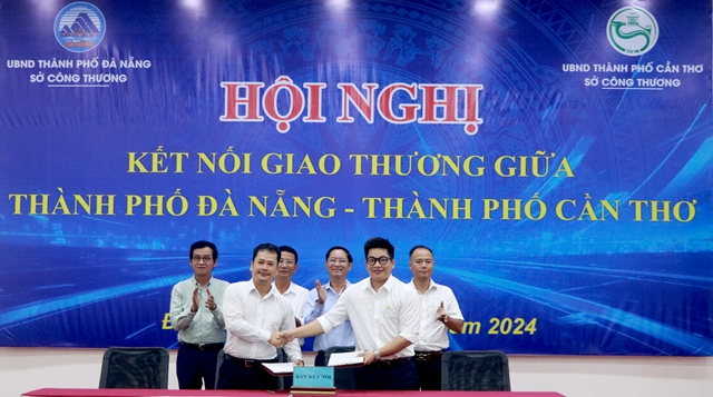 Ký kết hợp tác kết nối cung cầu hàng hoá giữa doanh nghiệp hai TP Đà Nẵng và Cần Thơ.