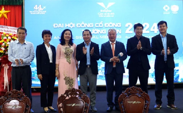 Thành viên Hội đồng quản trị Bidiphar nhiệm kỳ 2024 – 2029 ra mắt. Ảnh: P.Phong.
