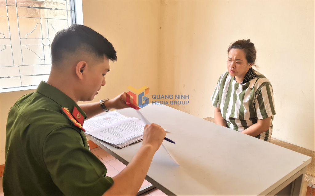 Tạm giữ hình sự đối tượng cướp giật tài sản tiệm vàng tại TP. Hạ Long