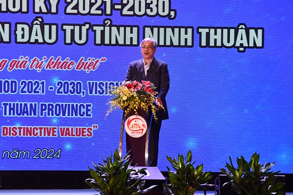 GS.TS Trần Đình Thiên phát biểu