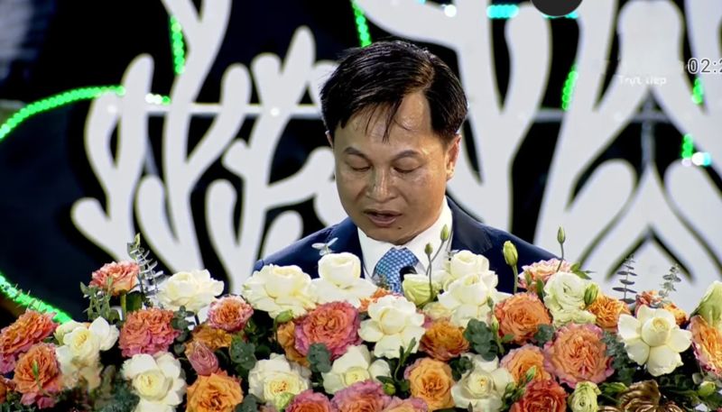 Chủ tịch UBND huyện Hoằng Hóa Lê Thanh Hải phát biểu khai mạc lễ hội.