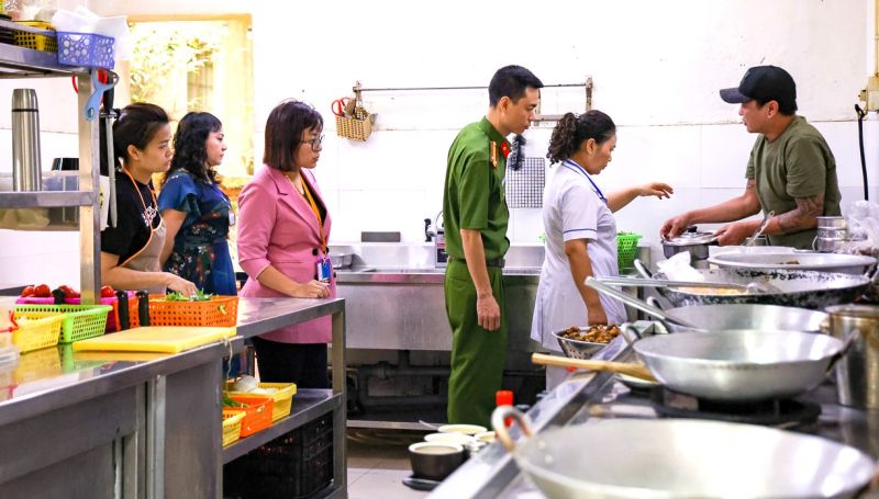 Đoàn kiểm tra liên ngành Hà Nội kiểm tra cơ sở chế biến thực phẩm trên địa bàn huyện Thanh Trì