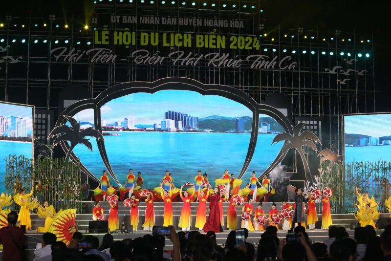 Chương trình khai mạc Lễ hội du lịch biển Hải Tiến 2024 với chủ để Biển hát khúc tình ca.