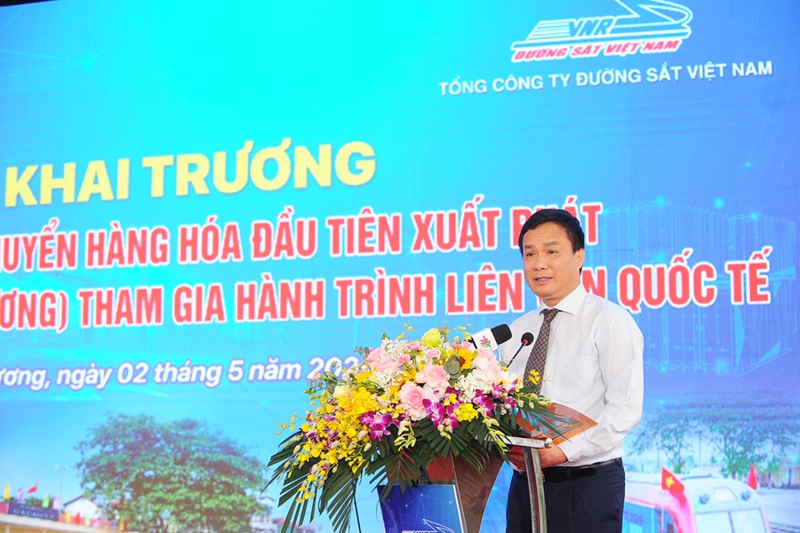 Ông Triệu Thế Hùng, Phó Bí thư Tỉnh ủy, Chủ tịch UBND tỉnh phát biểu tại buổi lễ