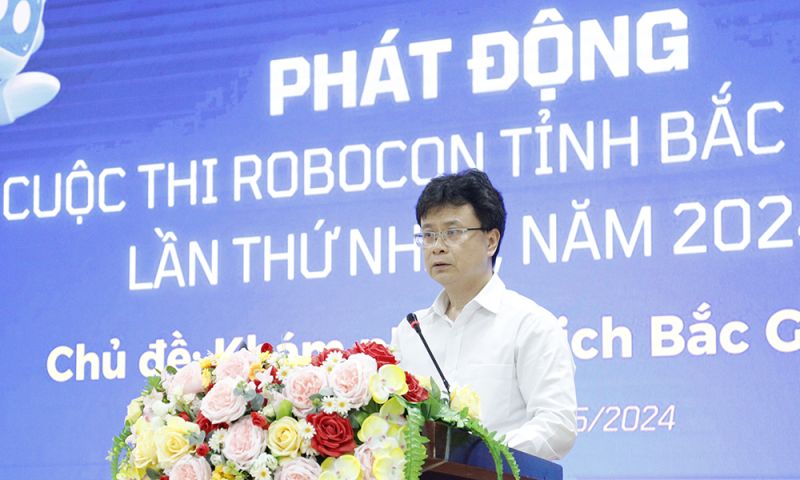 Đồng chí Ngô Chí Vinh, Chủ tịch Liên hiệp các hội Khoa học và Kỹ thuật tỉnh phát động cuộc thi.