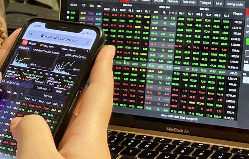 VN-Index hôm nay: Nhà đầu tư ngắn hạn tránh mua đuổi cổ phiếu khi chỉ số gần tới ngưỡng kháng cự