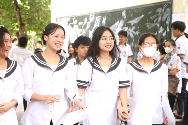 Học sinh trường chuyên Lê Hồng Phong Nam Định