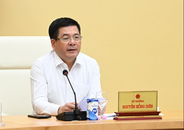 Bộ trưởng Bộ Công Thương Nguyễn Hồng Diên chủ trì hội thảo.