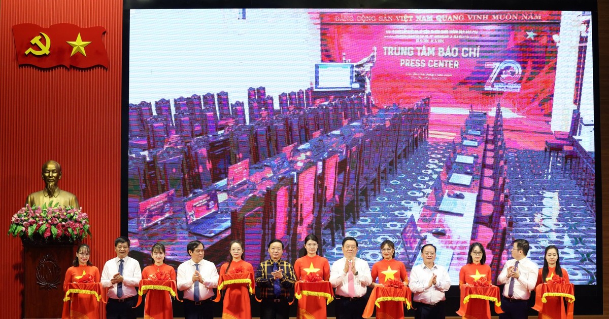 Khai trương Trung tâm Báo chí Kỷ niệm 70 năm Chiến thắng Điện Biên Phủ