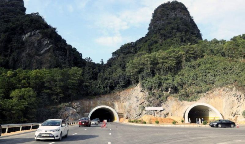 Hầm xuyên núi lớn nhất Quảng Ninh - công trình do Tập đoàn Đèo Cả thực hiện, đi vào hoạt động từ đầu năm 2022. Ảnh: Deoca