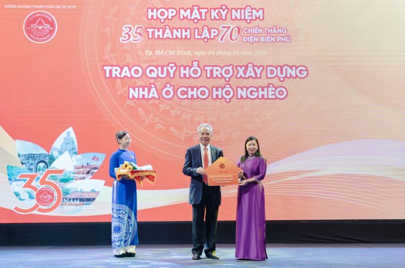 Hội đồng hương Thanh Hóa tại TP. Hồ Chí Minh trao tặng 350 triệu đồng hỗ trợ xây dựng nhà ở cho hộ nghèo trên địa bàn tỉnh