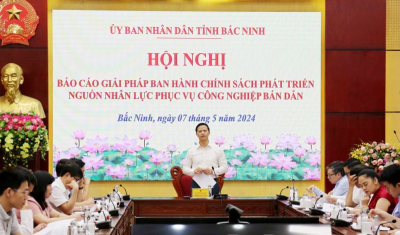 Phó Chủ tịch Thường trực UBND tỉnh Vương Quốc Tuấn phát biểu chỉ đạo tại hội nghị.