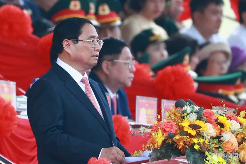 Thủ tướng Chính phủ Phạm Minh Chính đọc diễn văn tại Lễ kỷ niệm 70 năm Chiến thắng Điện Biên Phủ (1954-2024). Ảnh: Tiền Phong.