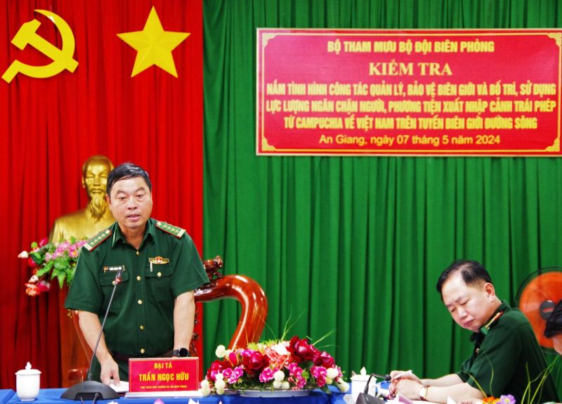 Đại tá Trần Ngọc Hữu, Phó Tham mưu trưởng BĐBP phát biểu chỉ đạo