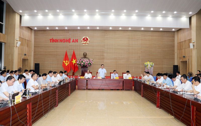 Quang cảnh hội nghị giao ban toàn tỉnh Nghệ An về đẩy mạnh giải ngân kế hoạch vốn đầu tư công sáng ngày 8/5.