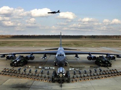 Một chiếc B-52H cùng với lượng vũ khí khổng lồ. Ảnh: National Interest.