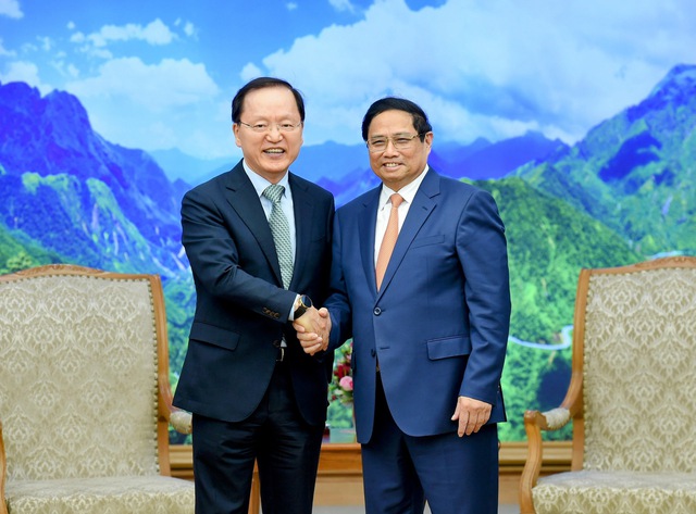 Thủ tướng Phạm Minh Chính tiếp ông Park Hark Kyu, Tổng Giám đốc phụ trách tài chính của tập đoàn Samsung đang thăm, làm việc tại Việt Nam - Ảnh: VGP/Nhật Bắc