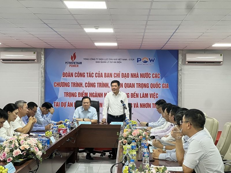 Bộ trưởng Bộ Công Thương Nguyễn Hồng Diên phát biểu tại cuộc họp. Ảnh: MOIT