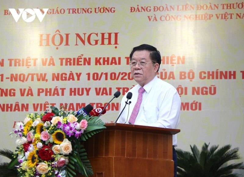 Ông Nguyễn Trọng Nghĩa, Bí thư Trung ương Đảng, Trưởng Ban Tuyên giáo Trung ương phát biểu tại hội nghị.