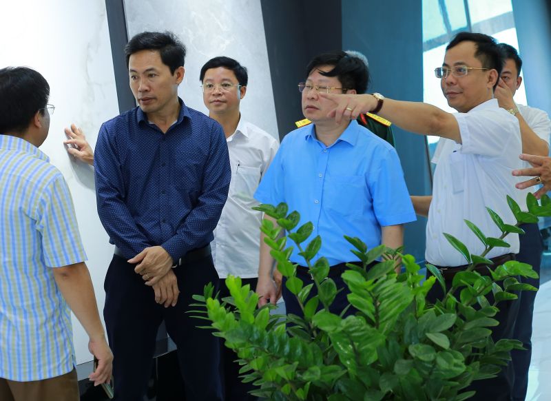 Lãnh đạo Sở Nông nghiệp & Phát triển nông thôn tỉnh Nam Định cùng lãnh đạo UBND huyện Ý Yên tham quan xã Yên Cường