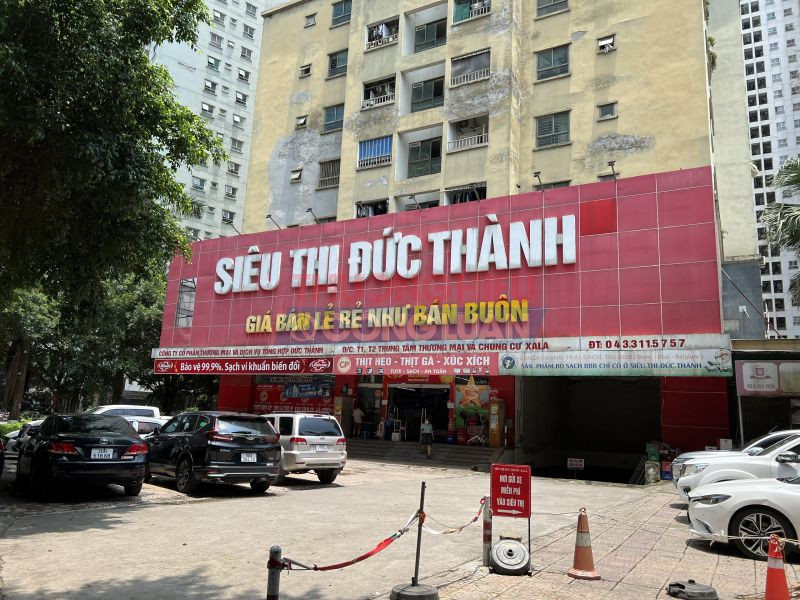 Hà Nội: Siêu thị Đức Thành bày bán thực phẩm hàng hoá không tem nhãn phụ Tiếng Việt, không rõ nguồn gốc