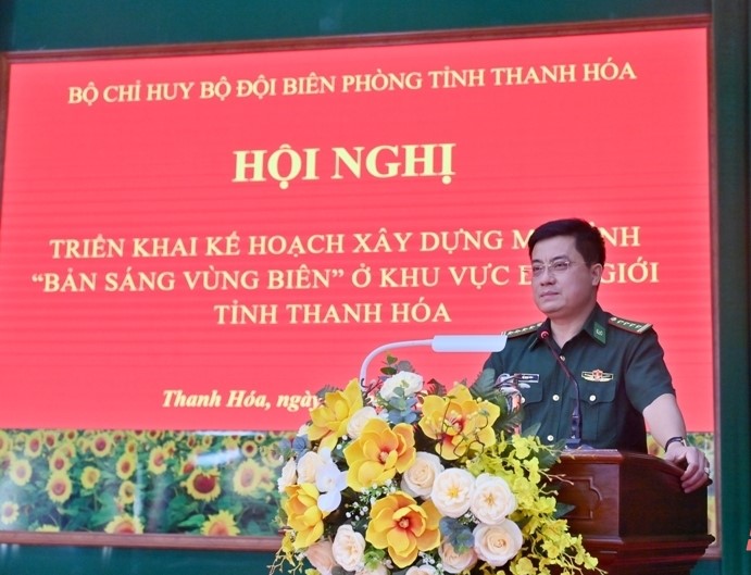 Đại tá Đỗ Ngọc Vĩnh, Tỉnh ủy viên, Chỉ huy trưởng BĐBP tỉnh phát biểu chỉ đạo tại hội nghị.