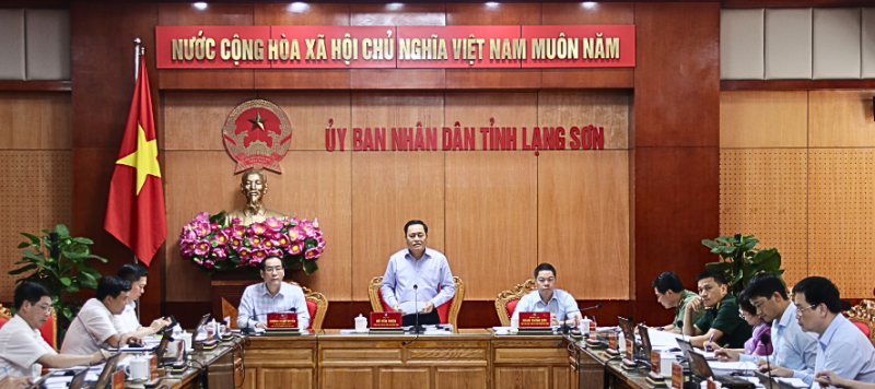 Chủ tịch UBND tỉnh Lạng Sơn Hồ Tiến Thiệu phát biểu kết luận các nội dung được thảo luận trong cuộc họp