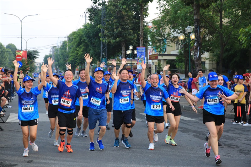 Lãnh đạo tỉnh Quảng Ngãi và BSR tham gia giải Quảng Ngãi Marathon - Cup BSR 2023