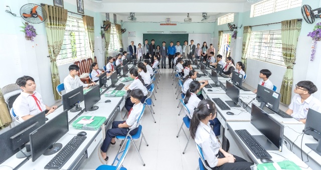 Phòng máy tính trao tặng cho Trường THCS Phạm Văn Đồng (Hòa Vang). Ảnh: Bumhan