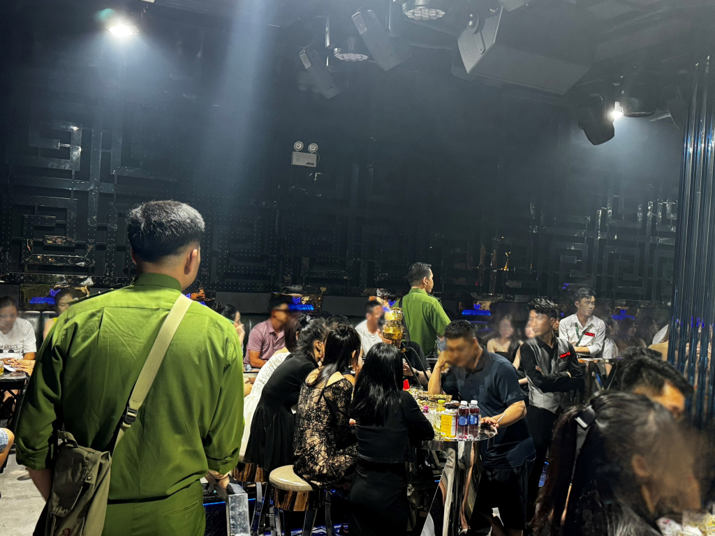 Khởi tố 3 đối tượng tổ chức sử dụng ma túy tại cơ sở AMG Lounge – Bar