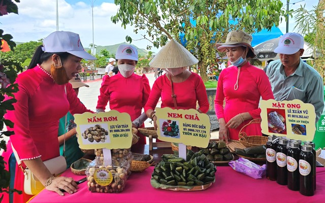 Huyện Hoài Ân được Cục Sở hữu trí tuệ công nhận nhãn hiệu cho 8 sản phẩm và 60 sản phẩm được đánh giá, xếp hạn sản phẩm OCOP.