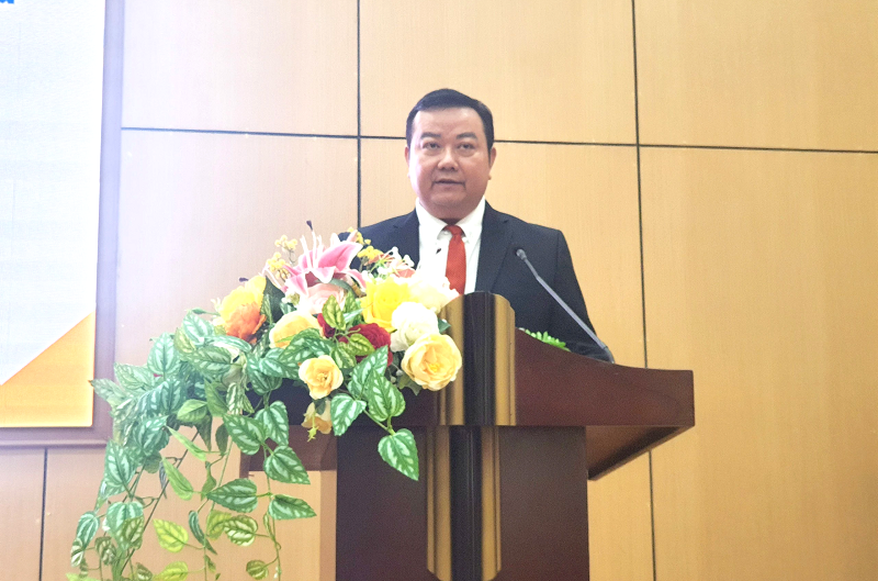 Ông Nguyễn Tiến Trường - Phó Trưởng Văn phòng đại diện Agribank khu vực miền Trung phát biểu tại buổi lễ