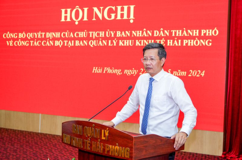 Phó Chủ tịch Thường trực UBND thành phố Lê Anh Quân phát biểu tại Hội nghị.