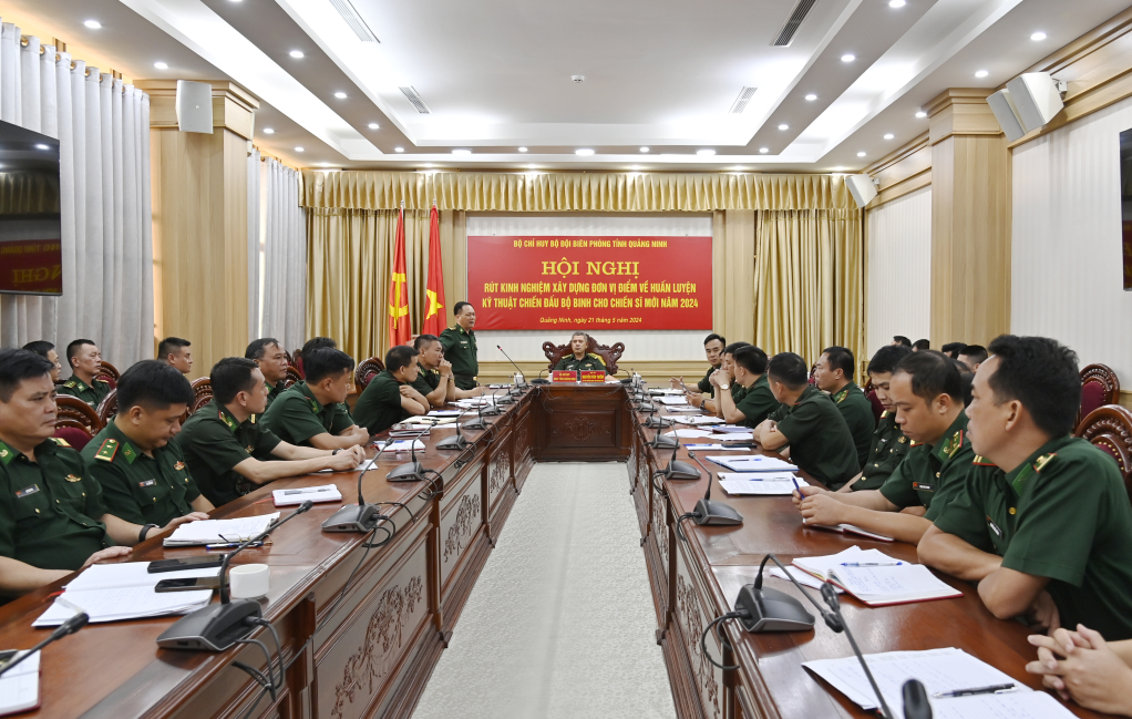 Bộ Chỉ huy BĐBP tỉnh Quảng Ninh rút kinh nghiệm xây dựng đơn vị điểm về công tác huấn luyện.