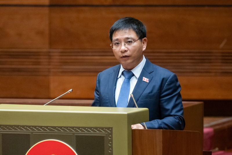 Bộ trưởng Bộ Giao thông vận tải Nguyễn Văn Thắng trình bày tờ trình về chủ trương đầu tư Dự án cao tốc Gia Nghĩa - Chơn Thành.
