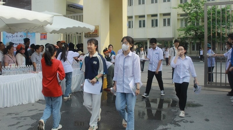 Thí sinh dự thi tại điểm thi trường THPT Chuyên Lam Sơn