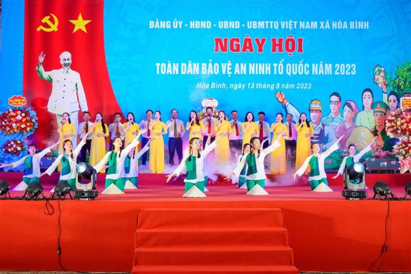 Chương trình Văn nghệ chào mừng Ngày hội Toàn dân bảo vệ an ninh Tổ quốc năm 2023 tại xã Hoà Bình, huyện Thuỷ Nguyên.
