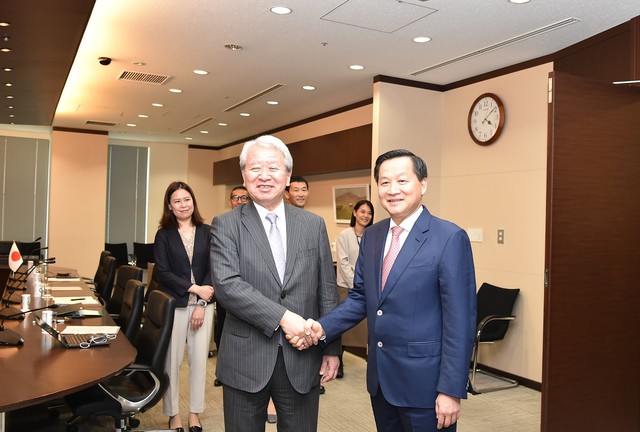 Phó Thủ tướng Chính phủ Lê Minh Khái đã tiếp Chủ tịch Cơ quan hợp tác quốc tế Nhật Bản (JICA) Tanaka Akihiko. Ảnh VGP/Trần Mạnh