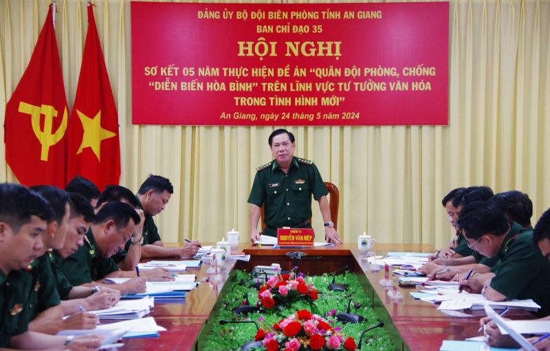 Thượng tá Nguyễn Văn Hiệp, Bí thư Đảng ủy, Chính ủy BĐBP tỉnh phát biểu
