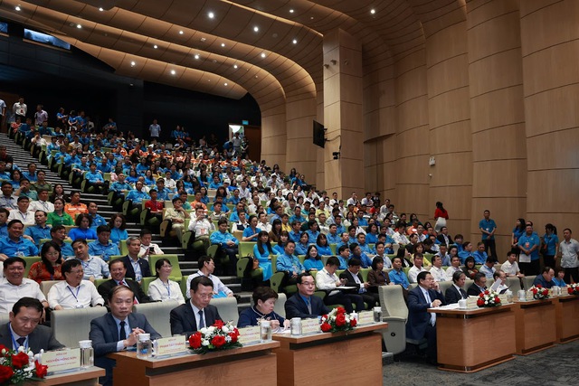 Diễn đàn “Nâng cao năng suất lao động Quốc gia năm 2024” do Tổng Liên đoàn Lao động Việt Nam tổ chức sáng 26/5 - Ảnh: VGP/Nhật Bắc