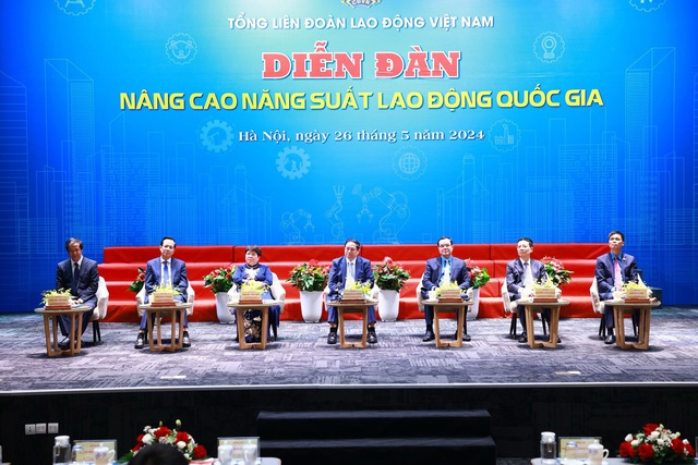 Diễn đàn được tổ chức đúng vào dịp Tháng Công nhân năm 2024 và hướng tới kỷ niệm 95 năm Ngày thành lập Công đoàn Việt Nam (28/7/1929-28/7/2024) - Ảnh: VGP/Nhật Bắc