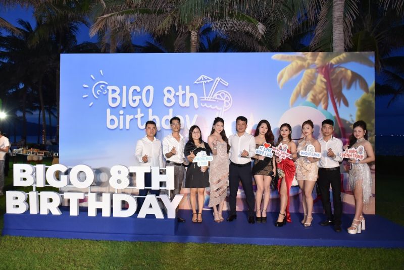 Các streamer hàng đầu trên Bigo Live “check in” tại Bigo Birthday Night.