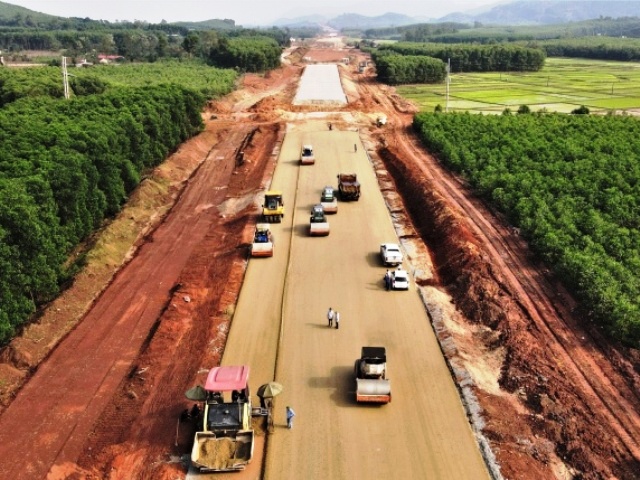 Hà Tĩnh đang triển khai đồng bộ các nhiệm vụ, giải pháp đẩy nhanh tiến độ triển khai, giải ngân kế hoạch đầu tư công năm 2024 theo đúng chỉ đạo của Thủ tướng Chính phủ.