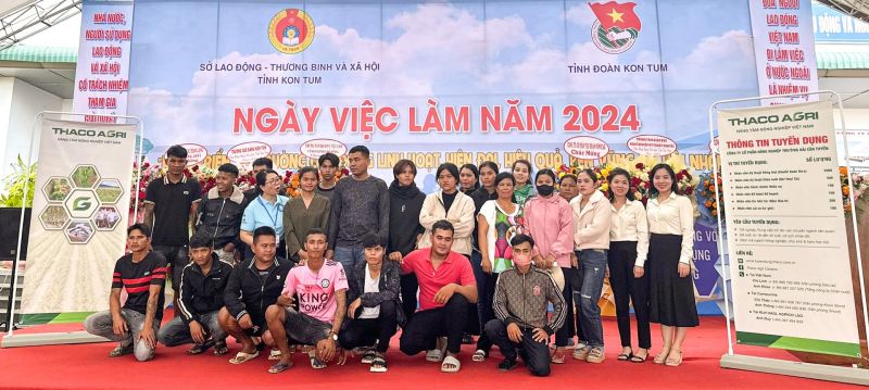 THACO AGRI đã tham gia chương trình Ngày việc làm năm 2024 tại Trung tâm Dịch vụ việc làm tỉnh Kon Tum.