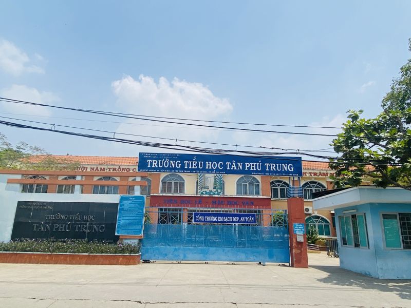 Trường Tiểu học Tân Phú Trung (huyện Củ Chi), nơi xảy ra sự việc. Ảnh: Thu Tâm