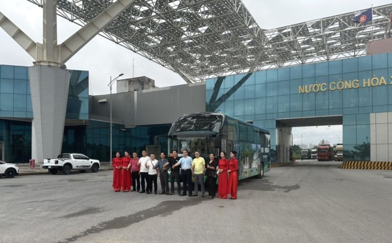 Khởi động hoạt động vận chuyển hành khách tuyến Nam Ninh - Hạ Long qua cầu Bắc Luân II