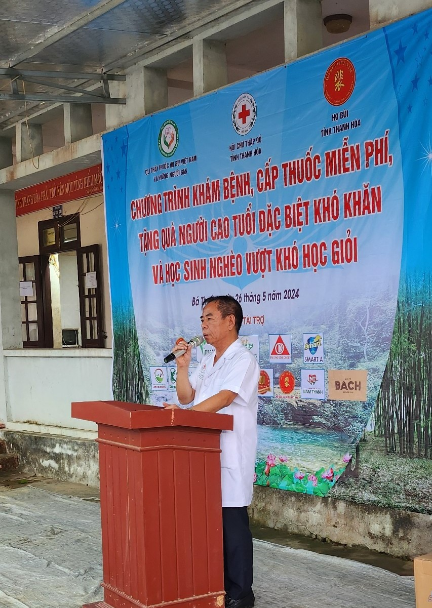 TS.BS Bùi Văn Tân - Cố vấn CLBTT phát biểu khai mạc