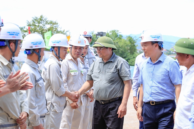 Phấn đấu đúng tiến độ nhưng đặc biệt không được bán thầu, tham nhũng, tiêu cực